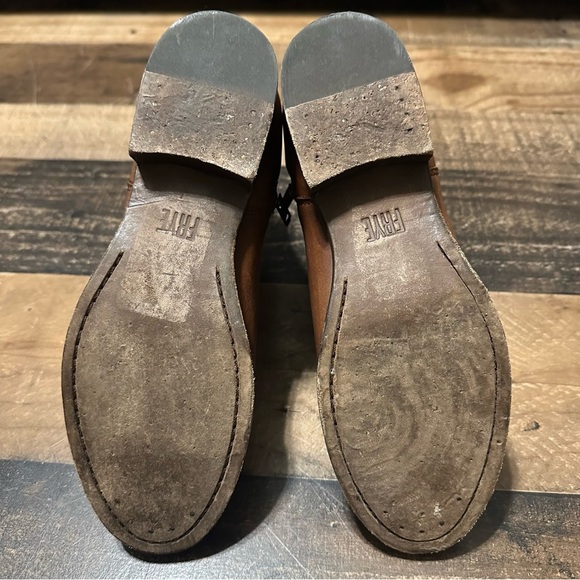 Frye ‘Carly’ Zip Chelsea Boot - Picture 8 of 9